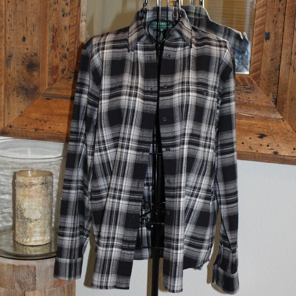 RALPH LAUREN WOMENS PLAID FLANNEL SHIRT, VERY GOOD CONDITION SIZE M